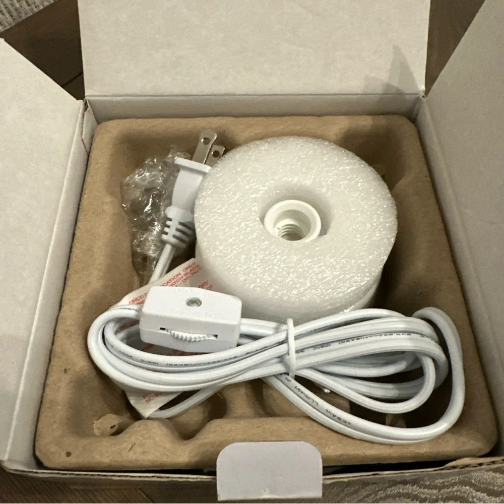 Scentsy White Tabletop Base For Ceramic Nightlight Plug‎ in Wax Warmer NIB
